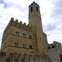 Poppi Castello_200_200.png 